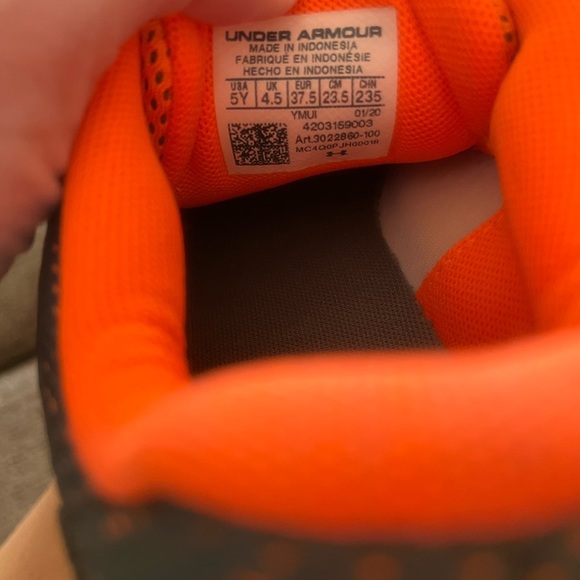 Under Armour Gray and Orange Sneakers with Breathable Mesh - Picture 5 of 5